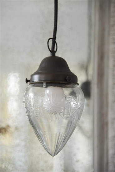Romantisk loftlampe med glaskogle i fransk landstil